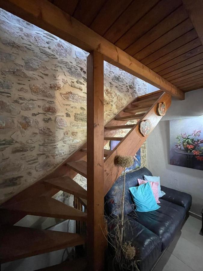 πετροχτιστο αρχοντικό με υπεροχή θεα Hébergement de vacances